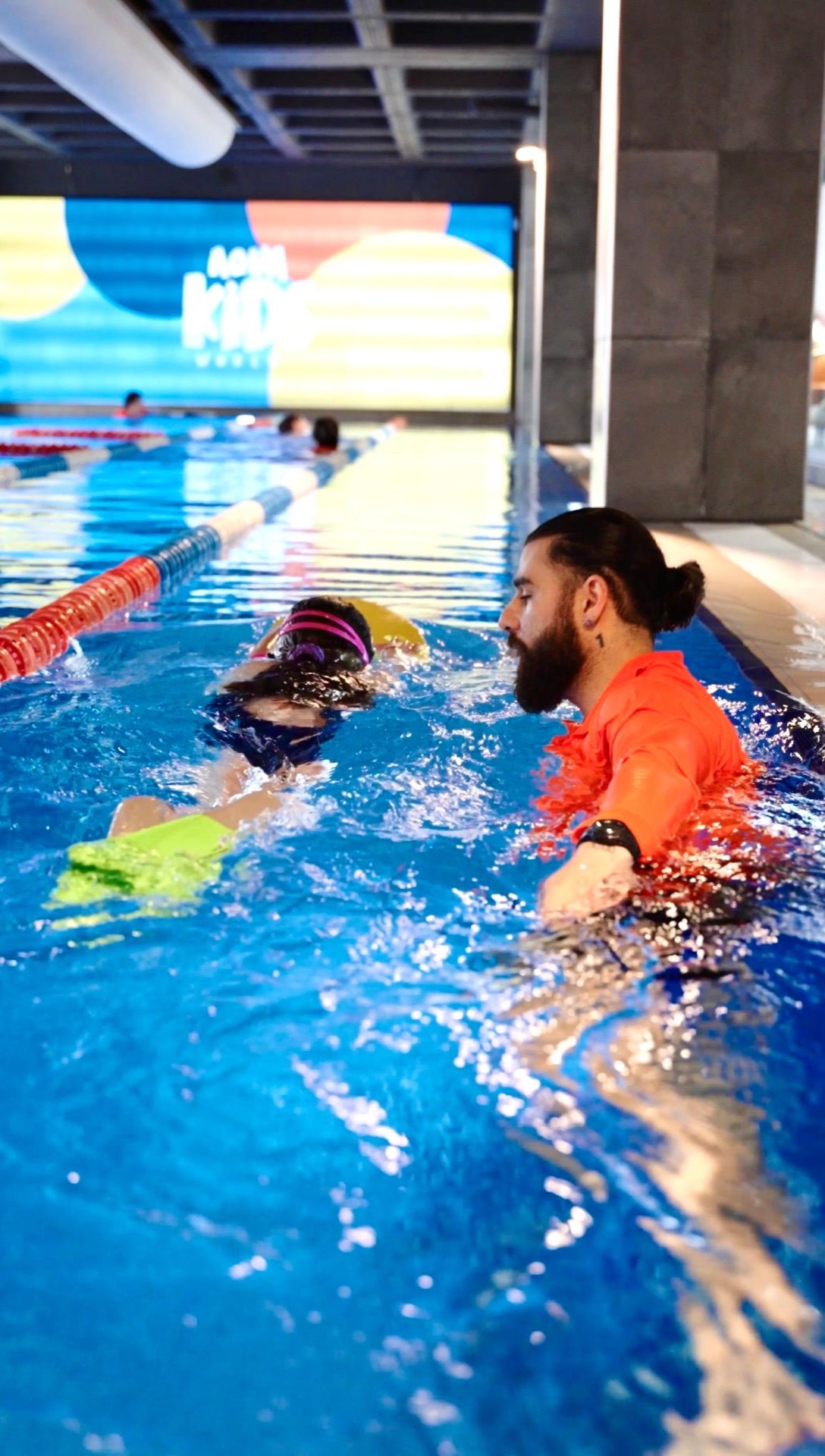 Aqua Kids World'de çocuklar eğlenerek yüzme öğreniyor